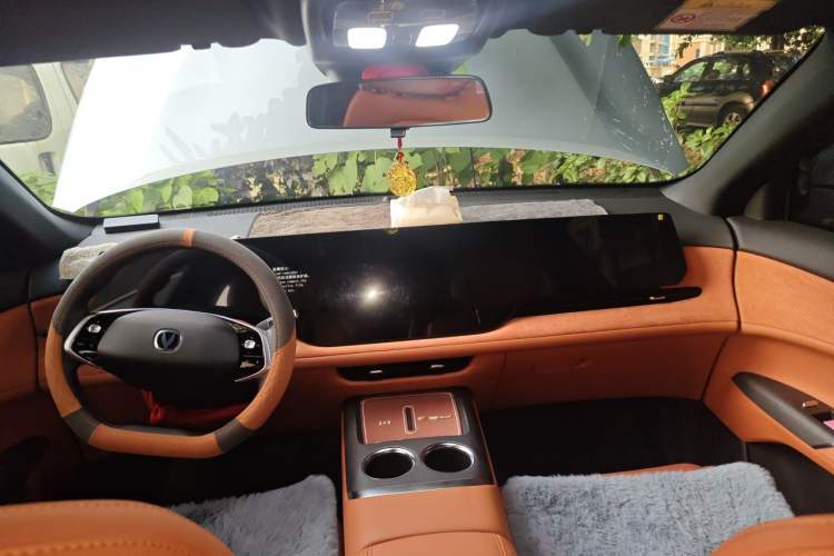 Used CHANGAN CS75 PLUS 2025 4th Generation 1.5T New Blue Whale Smart Luxury Edition Headliner