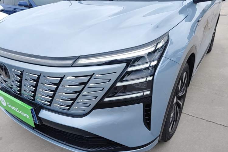 Used CHANGAN CS75 PLUS 2025 4th Generation UItra 2.0T New Blue Whale – Smart & Powerful Version Left Front Headlight