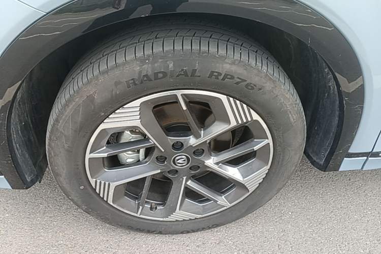 Used CHANGAN CS75 PLUS 2025 4th Generation 1.5T New Blue Whale Smart Flagship Version Left Front Wheel Hub