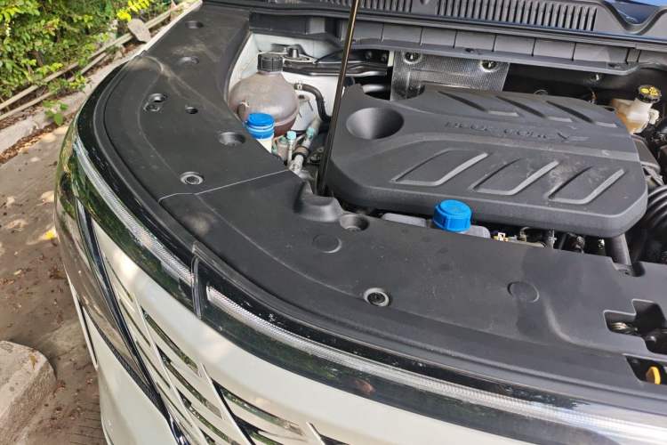 Used CHANGAN CS75 PLUS 2025 4th Generation 1.5T New Blue Whale Smart Luxury Edition Engine Bay Right
