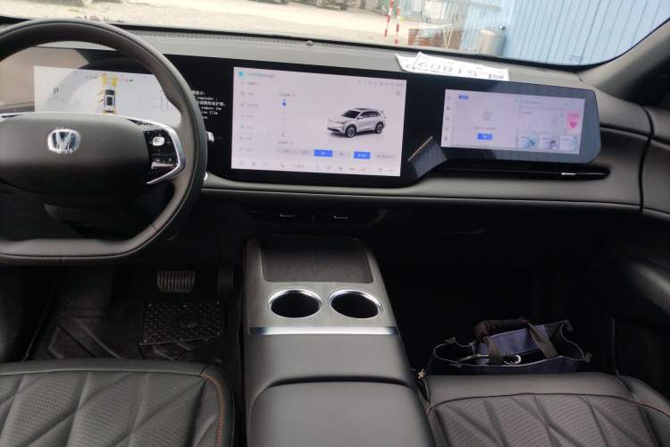 Used CHANGAN CS75 PLUS 2025 4th Generation UItra 2.0T New Blue Whale – Smart & Powerful Version Audio And AC Panel