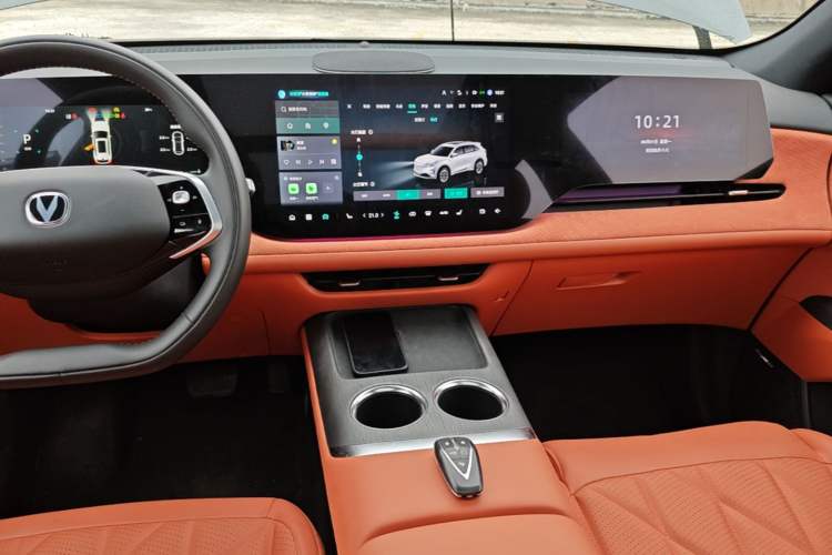Used CHANGAN CS75 PLUS 2025 4th Generation UItra 2.0T New Blue Whale Smart Intelligent Powertrain Version Audio And AC Panel