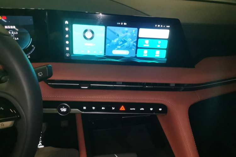 Used CHANGAN CS75 PLUS 2025 Model, 3rd Generation Champion Edition 1.5T Jinghang Version Audio And AC Panel