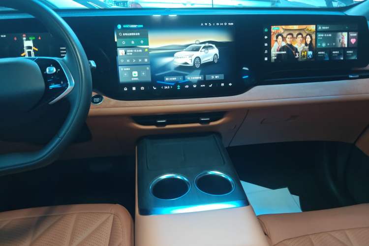 Used CHANGAN CS75 PLUS 2025 4th Generation 1.5T New Blue Whale Smart Luxury Edition Audio And AC Panel