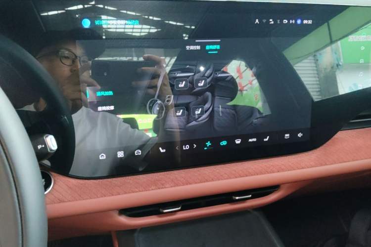 Used CHANGAN CS75 PLUS 2025 4th Generation 1.5T New Blue Whale Smart Luxury Edition Audio And AC Panel