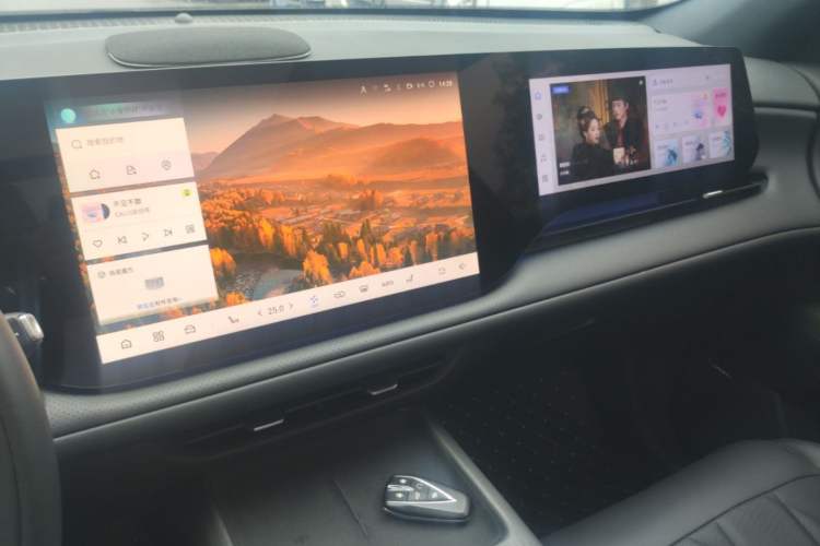 Used CHANGAN CS75 PLUS 2025 4th Generation UItra 2.0T New Blue Whale Smart Intelligent Powertrain Version Audio And AC Panel