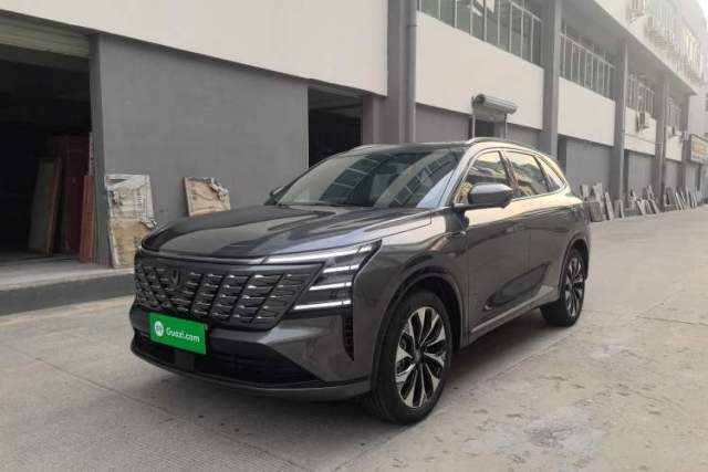 Used CHANGAN CS75 PLUS 2025 4th Generation UItra 2.0T New Blue Whale – Smart & Powerful Version