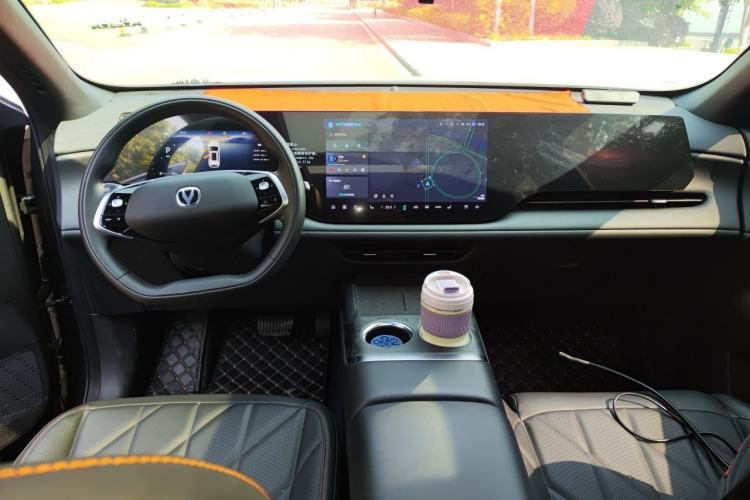 Used CHANGAN CS75 PLUS 2025 4th Generation 1.5T New Blue Whale Smart Luxury Edition Center Console