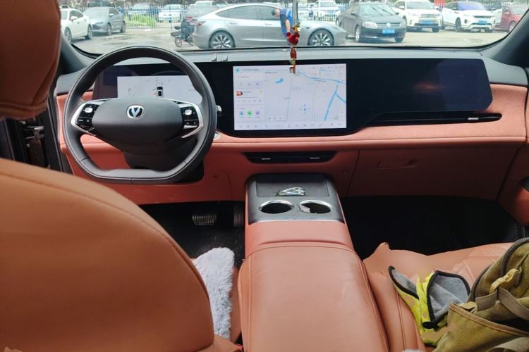 Used CHANGAN CS75 PLUS 2025 4th Generation 1.5T New Blue Whale Smart Luxury Edition Center Console