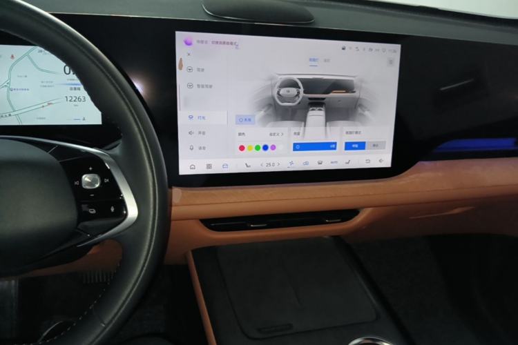 Used CHANGAN CS75 PLUS 2025 4th Generation 1.5T New Blue Whale Smart Flagship Version Center Console