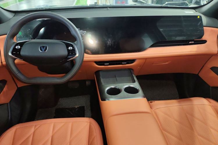 Used CHANGAN CS75 PLUS 2025 4th Generation 1.5T New Blue Whale Smart Luxury Edition Center Console