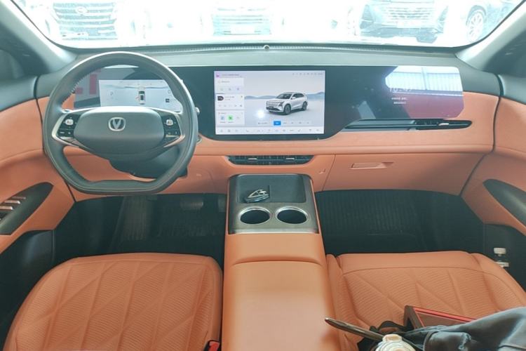 Used CHANGAN CS75 PLUS 2025 4th Generation 1.5T New Blue Whale Smart Luxury Edition Center Console