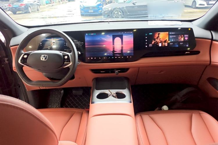 Used CHANGAN CS75 PLUS 2025 Model, 4th Generation 1.5T New Blue Whale Smart Excellence Version Center Console