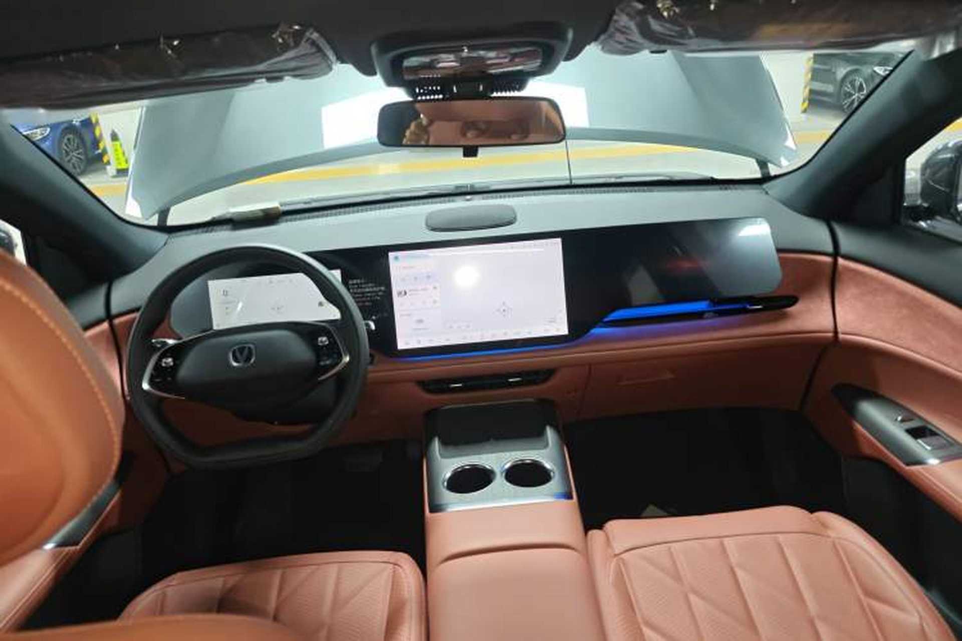 Used CHANGAN CS75 PLUS 2025 4th Generation 1.5T New Blue Whale Smart Flagship Version Center Console