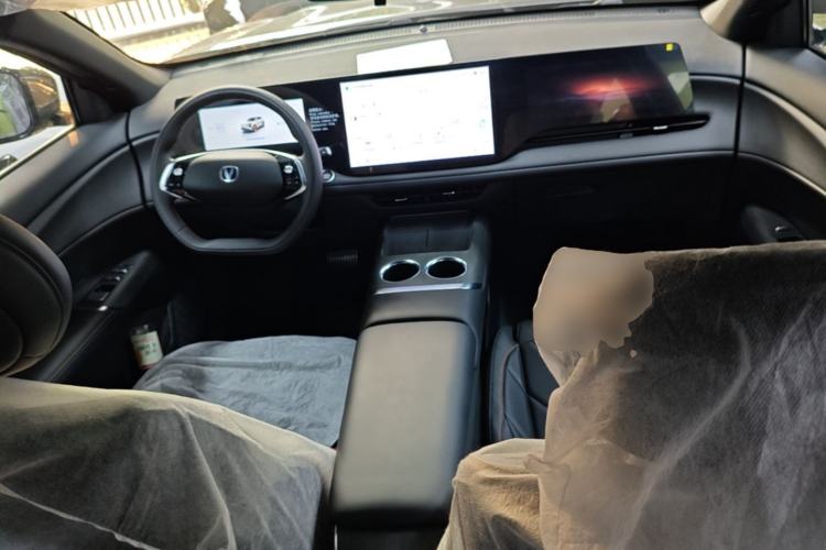 Used CHANGAN CS75 PLUS 2025 4th Generation 1.5T New Blue Whale Smart Luxury Edition Center Console