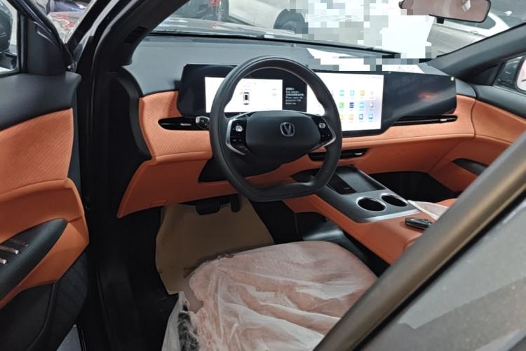 Used CHANGAN CS75 PLUS 2025 4th Generation 1.5T New Blue Whale Smart Luxury Edition Center Console