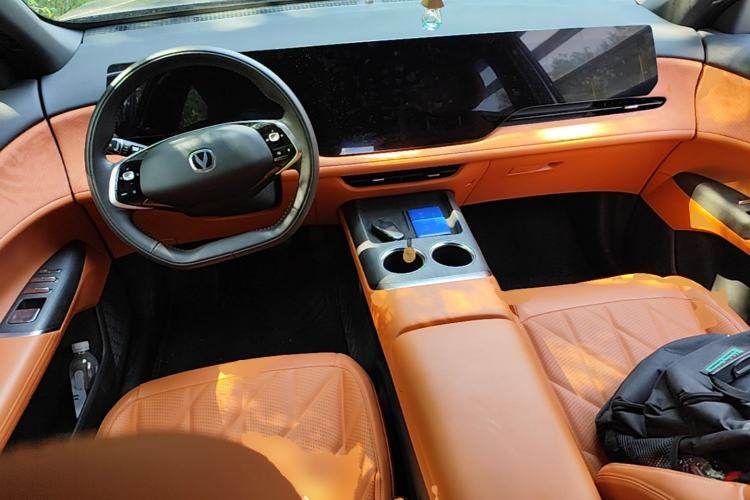 Used CHANGAN CS75 PLUS 2025 4th Generation 1.5T New Blue Whale Smart Luxury Edition Center Console