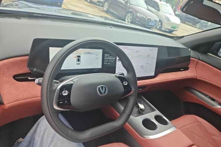 Used CHANGAN CS75 PLUS 2025 4th Generation 1.5T New Blue Whale Smart Luxury Edition Center Console