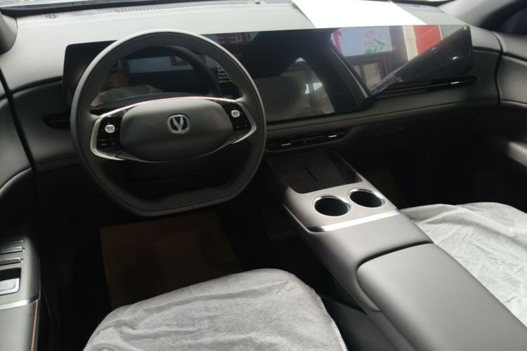 Used CHANGAN CS75 PLUS 2025 4th Generation 1.5T New Blue Whale Smart Luxury Edition Center Console
