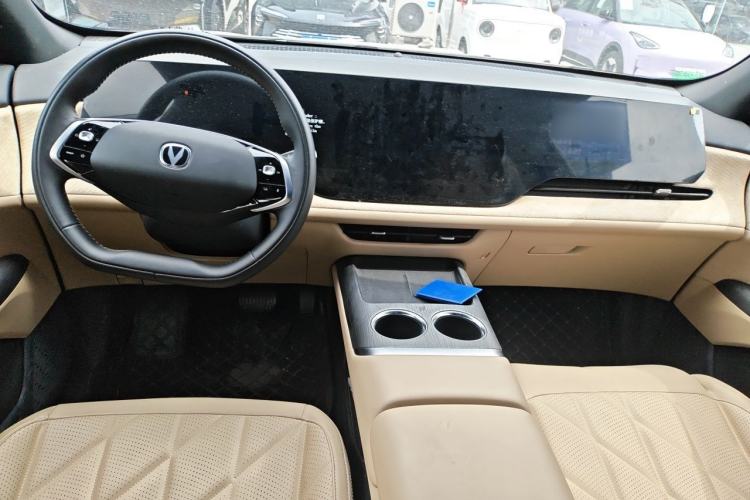 Used CHANGAN CS75 PLUS 2025 4th Generation 1.5T New Blue Whale Smart Luxury Edition Center Console