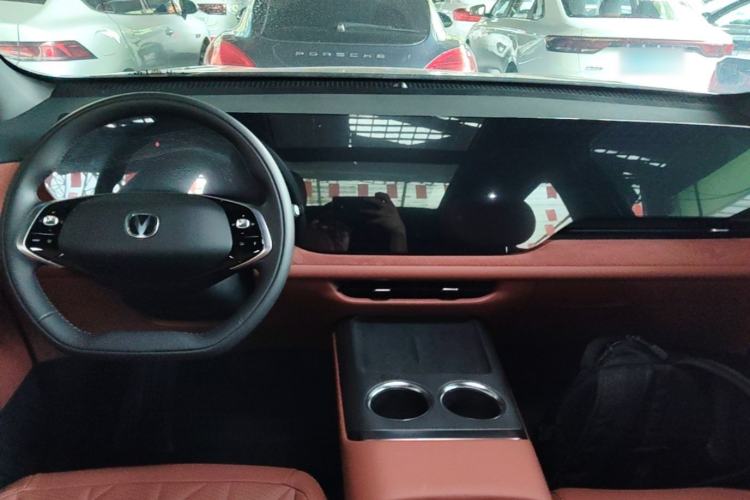 Used CHANGAN CS75 PLUS 2025 4th Generation 1.5T New Blue Whale Smart Luxury Edition Center Console