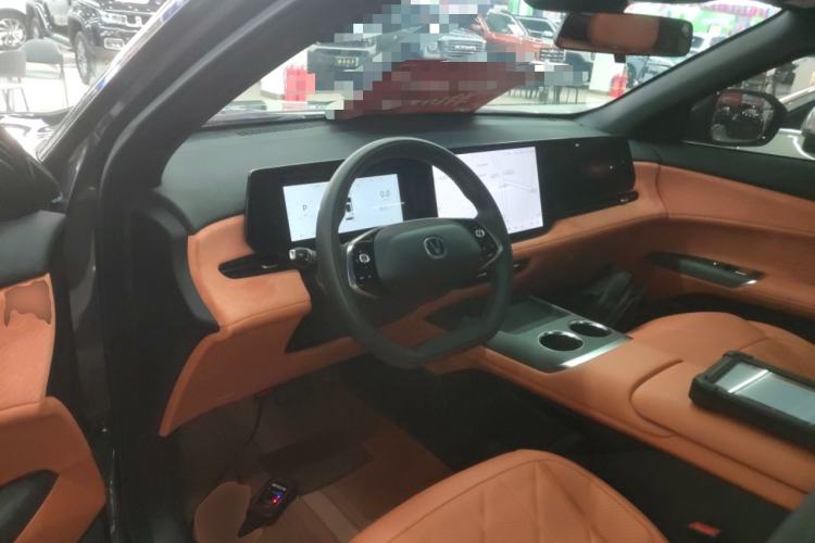 Used CHANGAN CS75 PLUS 2025 4th Generation 1.5T New Blue Whale Smart Luxury Edition Center Console