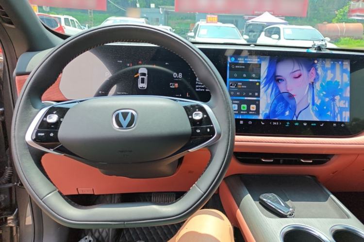 Used CHANGAN CS75 PLUS 2025 4th Generation 1.5T New Blue Whale Smart Luxury Edition Center Console