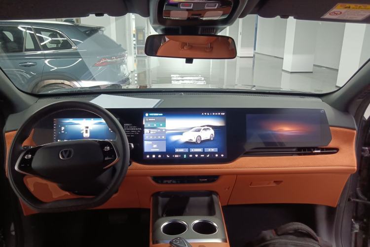 Used CHANGAN CS75 PLUS 2025 4th Generation 1.5T New Blue Whale Smart Luxury Edition Center Console