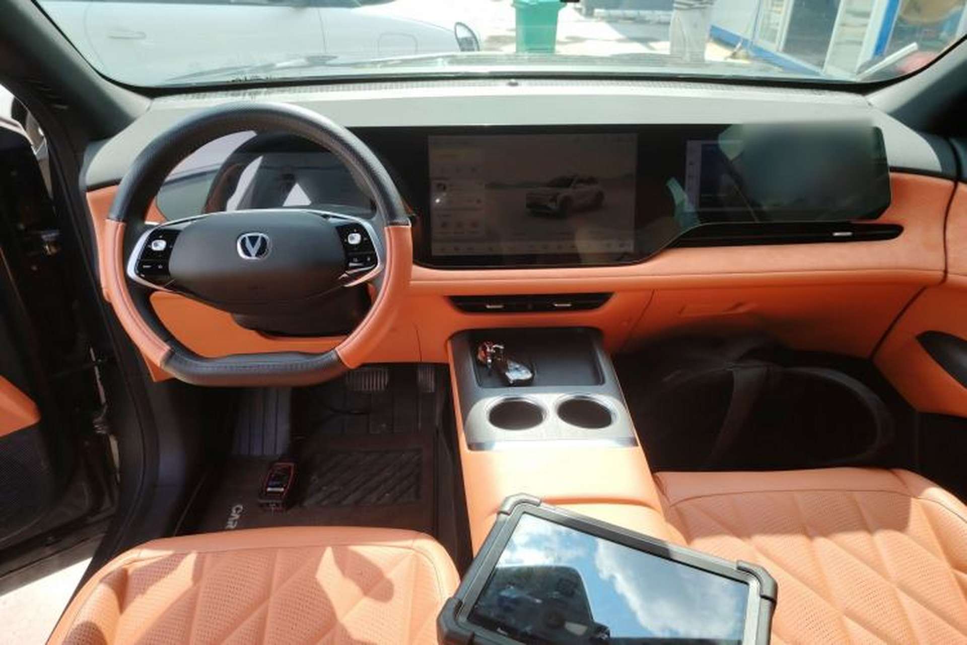 Used CHANGAN CS75 PLUS 2025 4th Generation 1.5T New Blue Whale Smart Luxury Edition Center Console