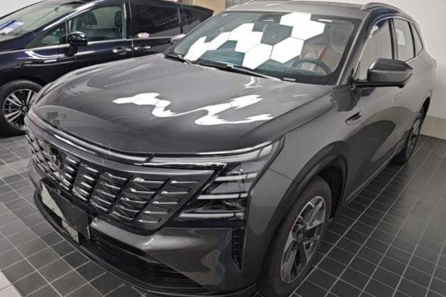 CHANGAN CS75 PLUS 2025 4th Generation 1.5T New Blue Whale Smart Luxury Edition d’occasion