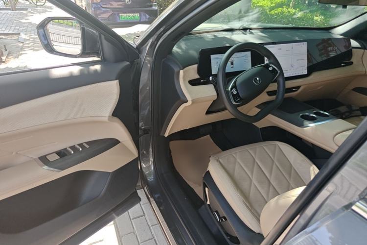 Used CHANGAN CS75 PLUS 2025 4th Generation 1.5T New Blue Whale Smart Luxury Edition Driver Seat
