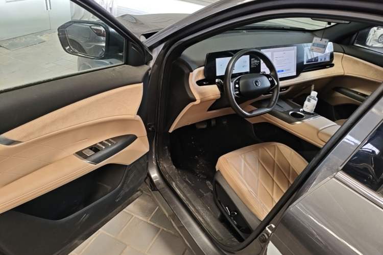 Used CHANGAN CS75 PLUS 2025 4th Generation 1.5T New Blue Whale Smart Luxury Edition Driver Seat