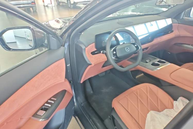 Used CHANGAN CS75 PLUS 2025 4th Generation 1.5T New Blue Whale Smart Flagship Version Driver Seat
