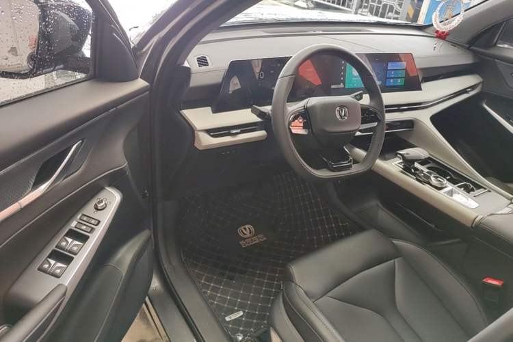 Used CHANGAN CS75 PLUS 2025 Model, 3rd Generation Champion Edition 1.5T Jinghang Version Driver Seat