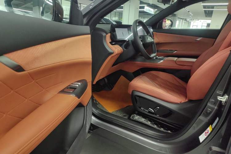 Used CHANGAN CS75 PLUS 2025 4th Generation UItra 2.0T New Blue Whale Smart Intelligent Powertrain Version Driver Seat