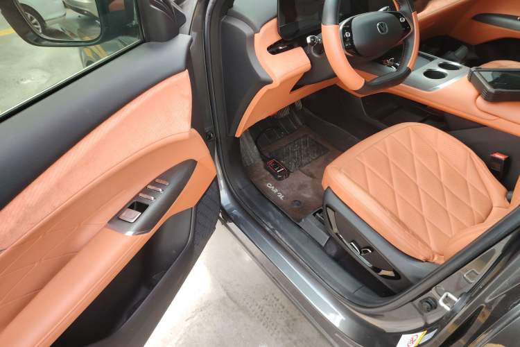 Used CHANGAN CS75 PLUS 2025 4th Generation 1.5T New Blue Whale Smart Luxury Edition Driver Seat