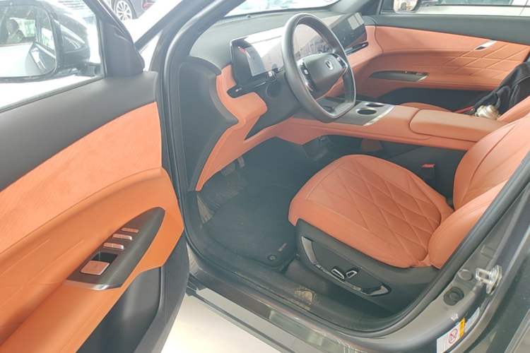 Used CHANGAN CS75 PLUS 2025 4th Generation 1.5T New Blue Whale Smart Luxury Edition Driver Seat