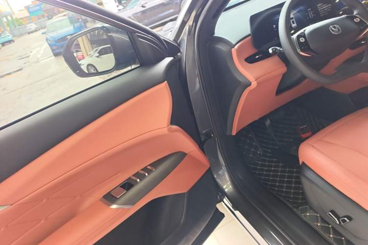 Used CHANGAN CS75 PLUS 2025 Model, 4th Generation 1.5T New Blue Whale Smart Excellence Version Driver Seat
