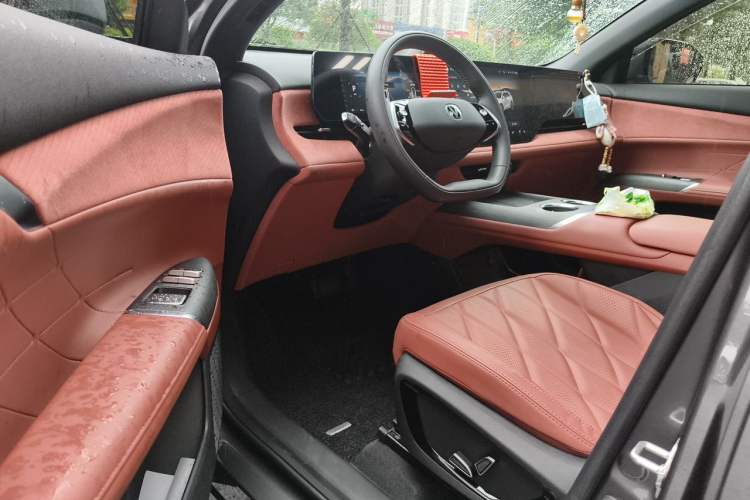 Used CHANGAN CS75 PLUS 2025 4th Generation 1.5T New Blue Whale Smart Luxury Edition Driver Seat
