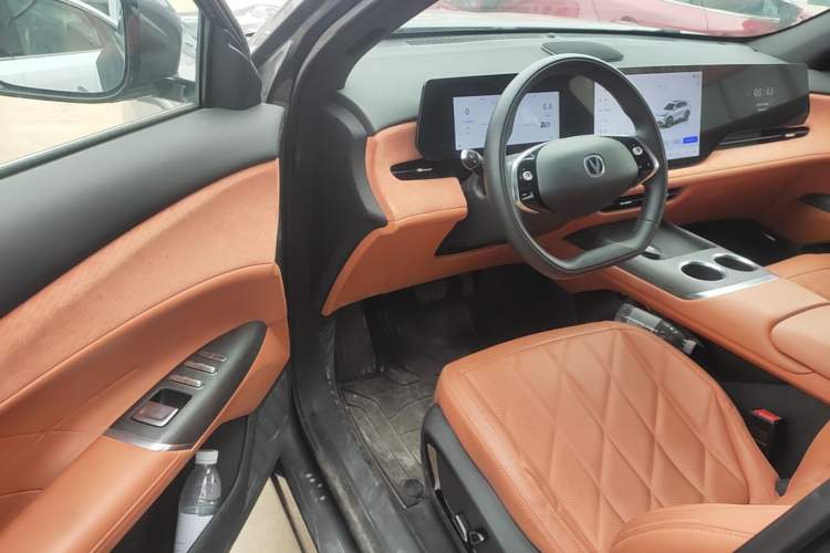 Used CHANGAN CS75 PLUS 2025 4th Generation 1.5T New Blue Whale Smart Flagship Version Driver Seat