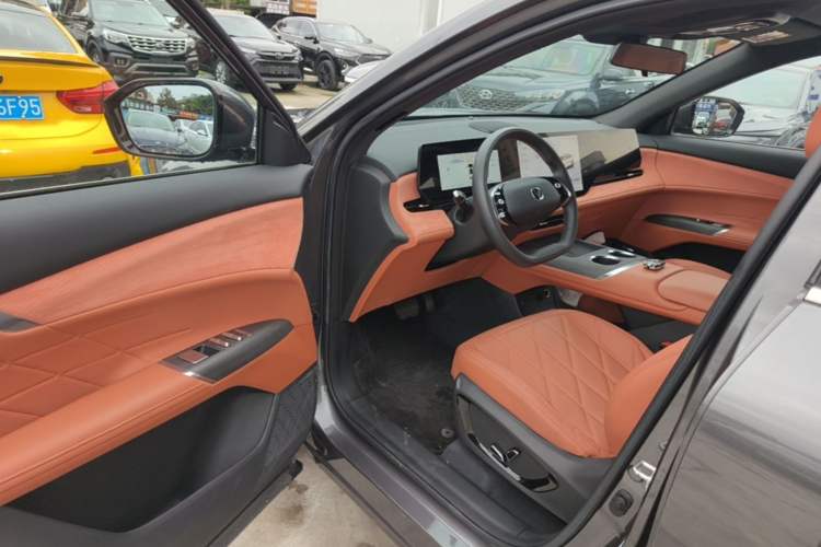 Used CHANGAN CS75 PLUS 2025 4th Generation 1.5T New Blue Whale Smart Flagship Version Driver Seat