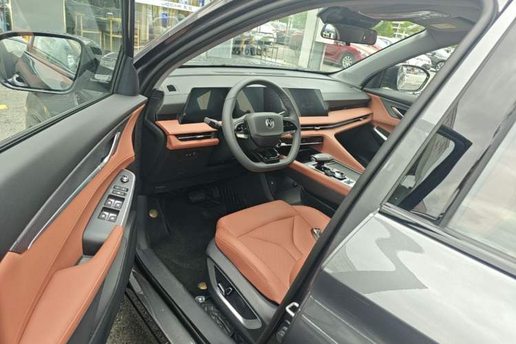 Used CHANGAN CS75 PLUS 2025 Model, 3rd Generation Champion Edition 1.5T Jinghang Version Driver Seat