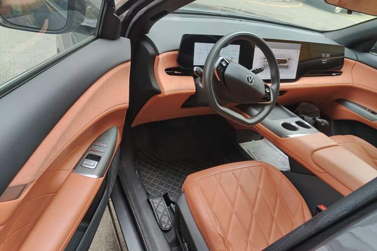 Used CHANGAN CS75 PLUS 2025 4th Generation 1.5T New Blue Whale Smart Luxury Edition Driver Seat