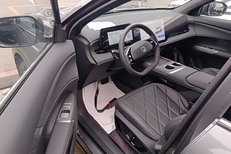 Used CHANGAN CS75 PLUS 2025 4th Generation 1.5T New Blue Whale Smart Luxury Edition Driver Seat