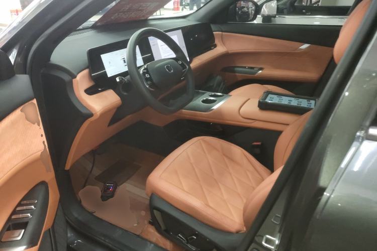 Used CHANGAN CS75 PLUS 2025 4th Generation 1.5T New Blue Whale Smart Luxury Edition Driver Seat