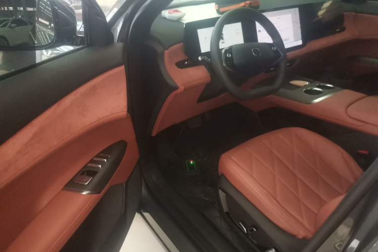 Used CHANGAN CS75 PLUS 2025 4th Generation 1.5T New Blue Whale Smart Luxury Edition Driver Seat