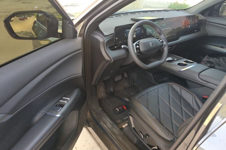Used CHANGAN CS75 PLUS 2025 4th Generation 1.5T New Blue Whale Smart Luxury Edition Driver Seat