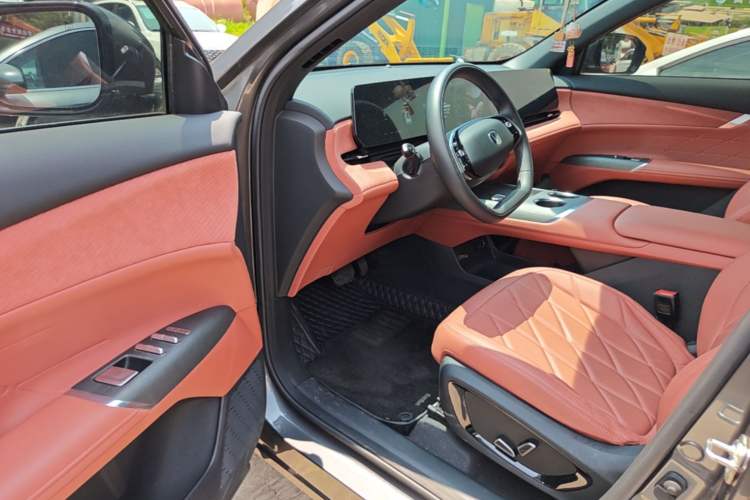 Used CHANGAN CS75 PLUS 2025 4th Generation 1.5T New Blue Whale Smart Luxury Edition Driver Seat
