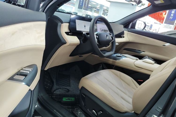 Used CHANGAN CS75 PLUS 2025 4th Generation 1.5T New Blue Whale Smart Luxury Edition Driver Seat