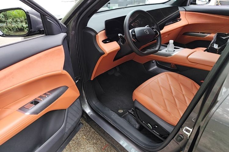 Used CHANGAN CS75 PLUS 2025 4th Generation 1.5T New Blue Whale Smart Luxury Edition Driver Seat